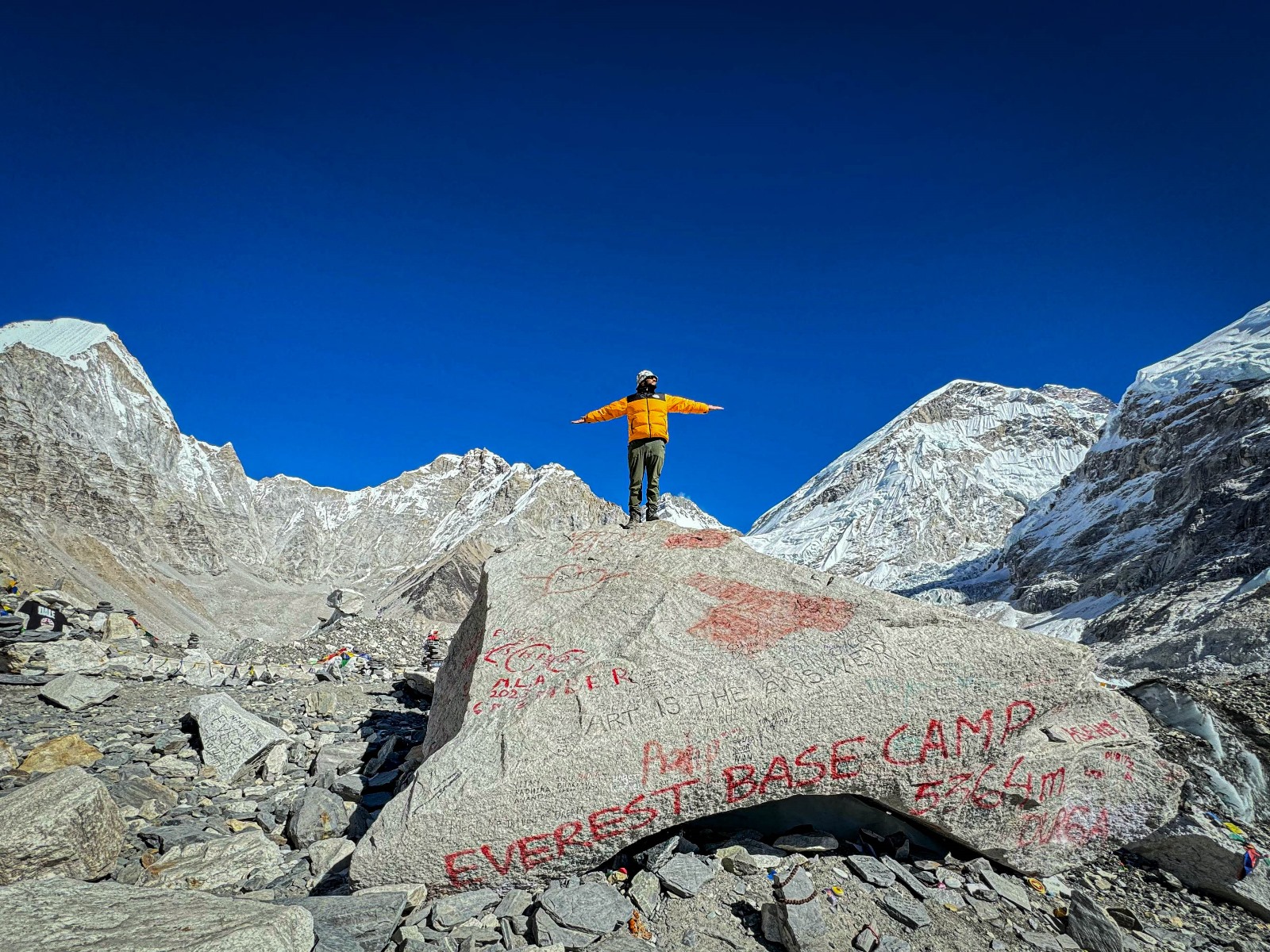 Everst Base Camp Rock arrival